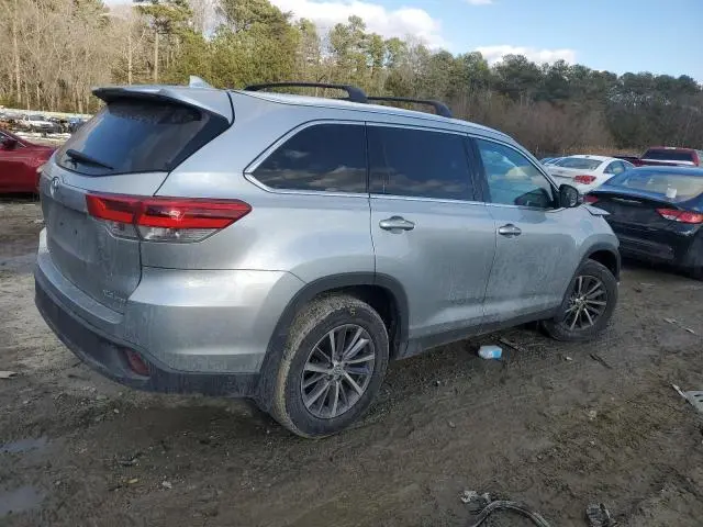 2019 TOYOTA HIGHLANDER SE  