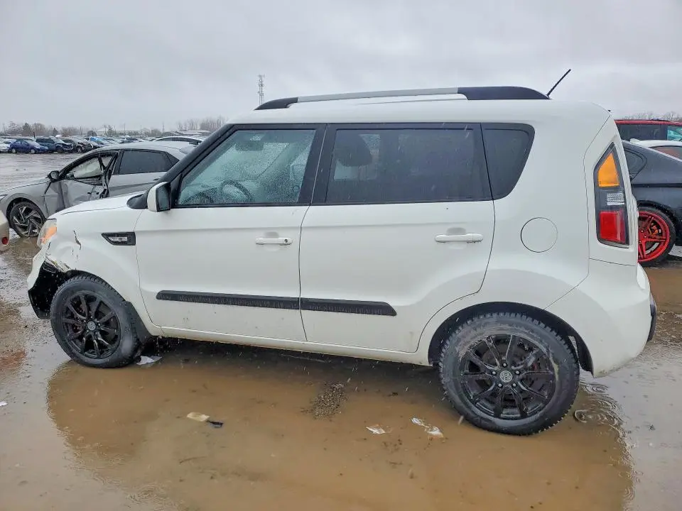2011 KIA SOUL +  
