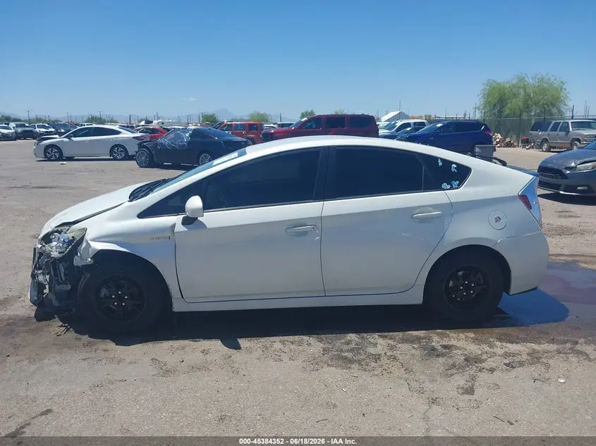 2015 TOYOTA PRIUS THREE