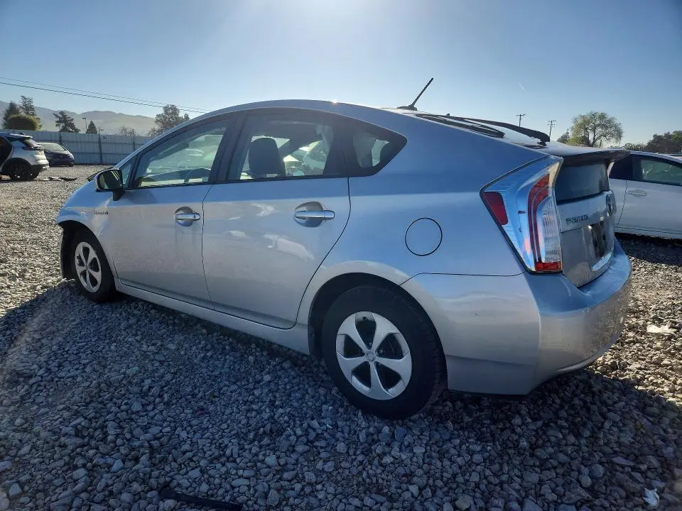 2014 TOYOTA PRIUS THREE  