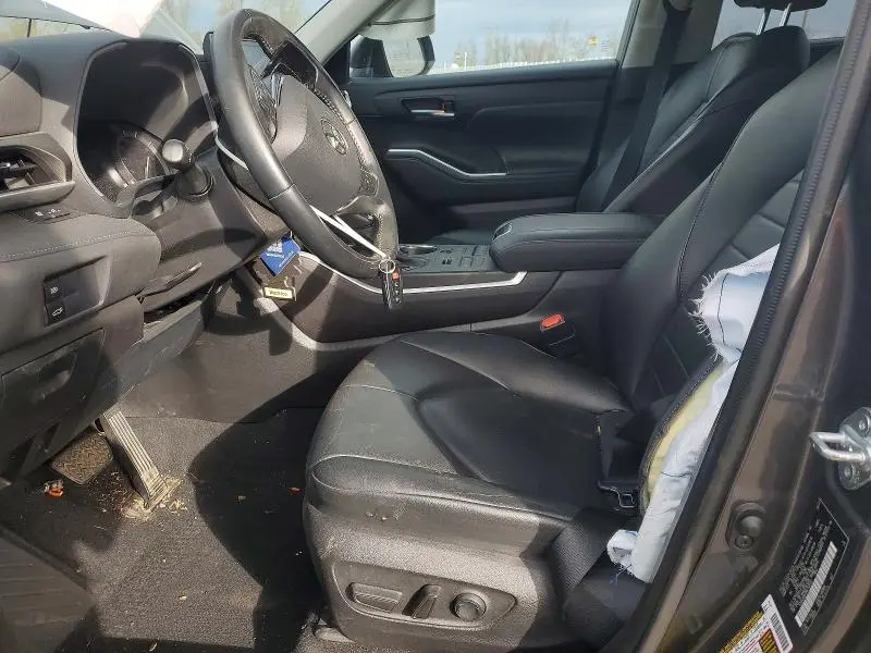 2021 TOYOTA HIGHLANDER XLE  