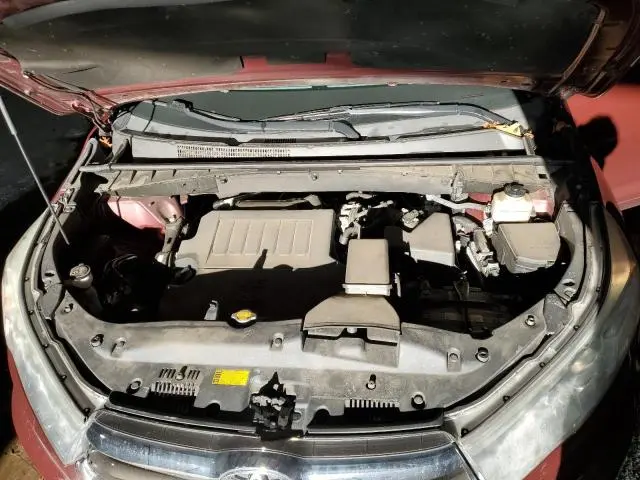 2015 TOYOTA HIGHLANDER LE  