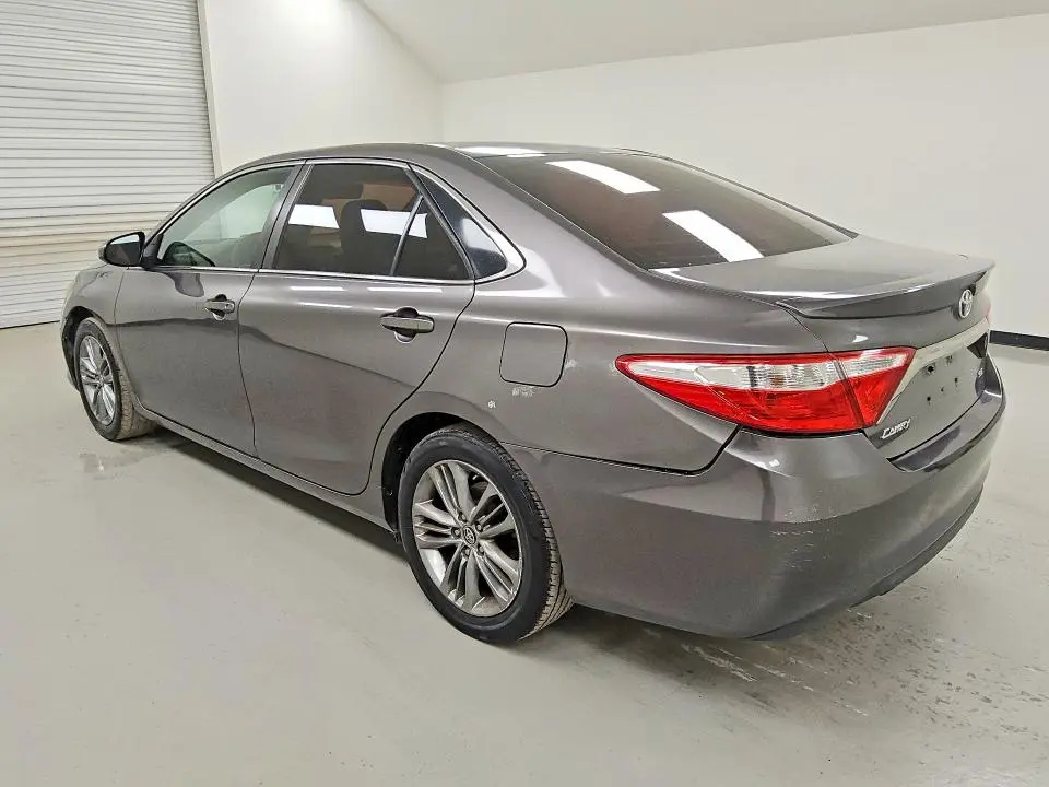 2015 TOYOTA CAMRY SE  