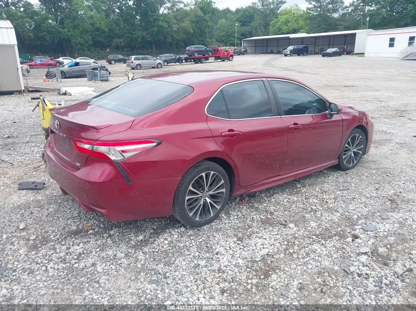 2018 TOYOTA CAMRY SE