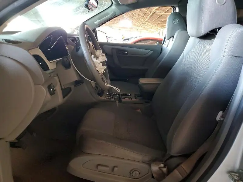 2014 CHEVROLET TRAVERSE LS  