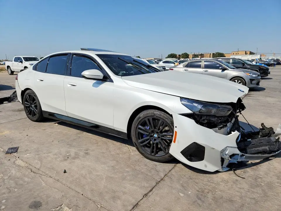 2024 BMW 540 XI  