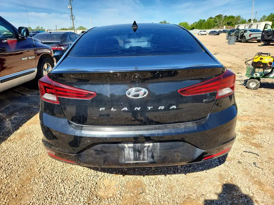2020 HYUNDAI ELANTRA SEL  