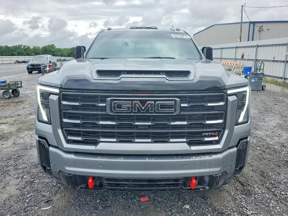 2025 GMC SIERRA K2500 AT4  