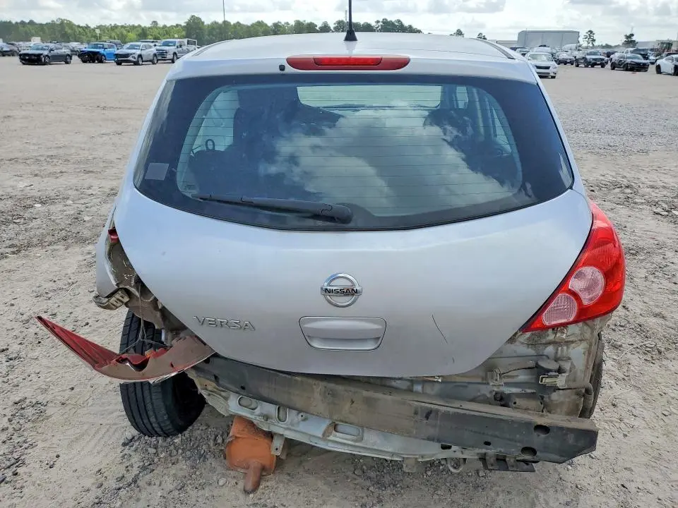 2011 NISSAN VERSA 1.8 S  