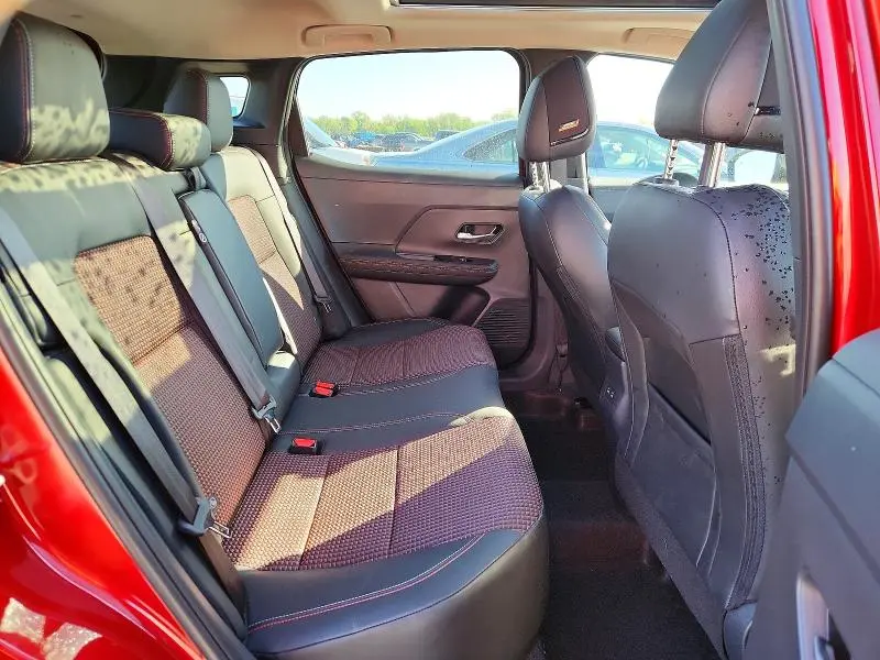 2025 NISSAN KICKS SR  
