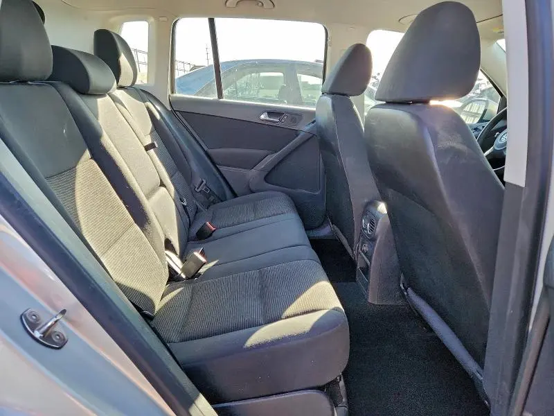 2012 VOLKSWAGEN TIGUAN S  