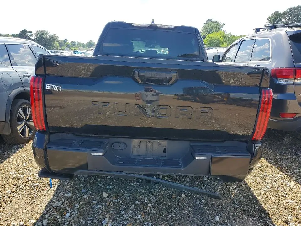 2025 TOYOTA TUNDRA SR5  