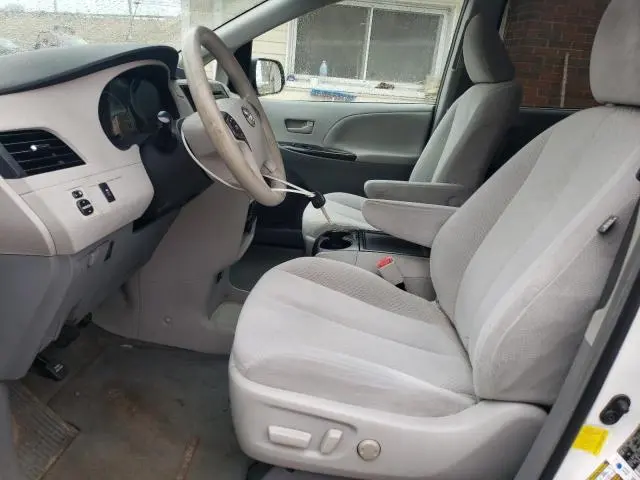 2012 TOYOTA SIENNA LE  