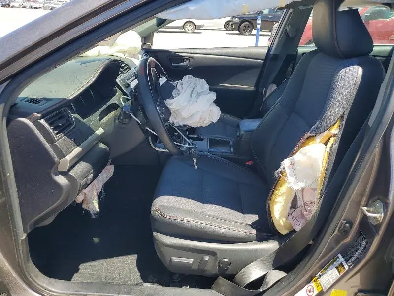 2015 TOYOTA CAMRY SE  