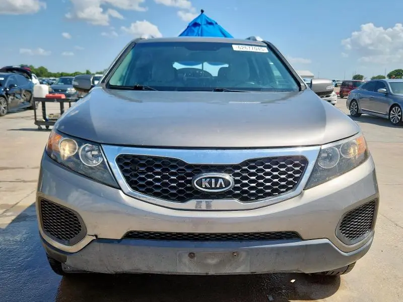 2011 KIA SORENTO BASE  