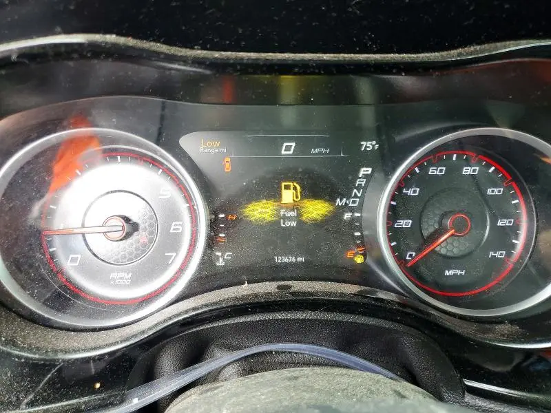 2016 DODGE CHARGER SE  