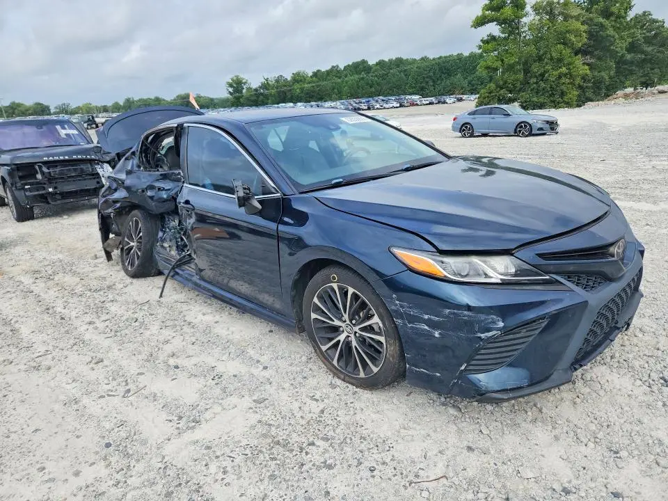 2019 TOYOTA CAMRY SE  