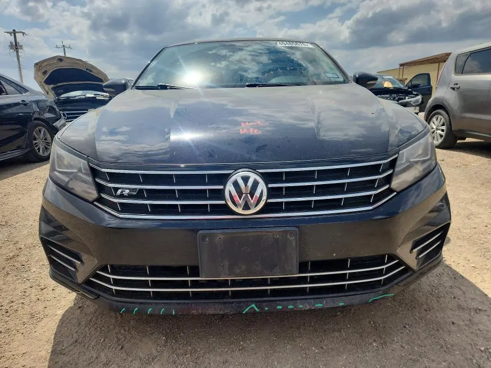 2018 VOLKSWAGEN PASSAT S  