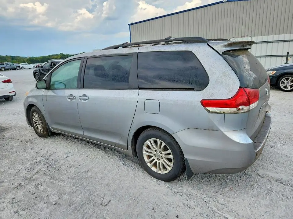 2012 TOYOTA SIENNA XLE 8-PASSENGER  