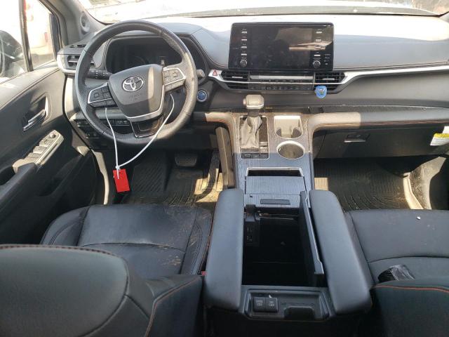 2022 TOYOTA SIENNA XSE