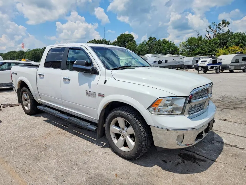 2018 RAM 1500 SLT  