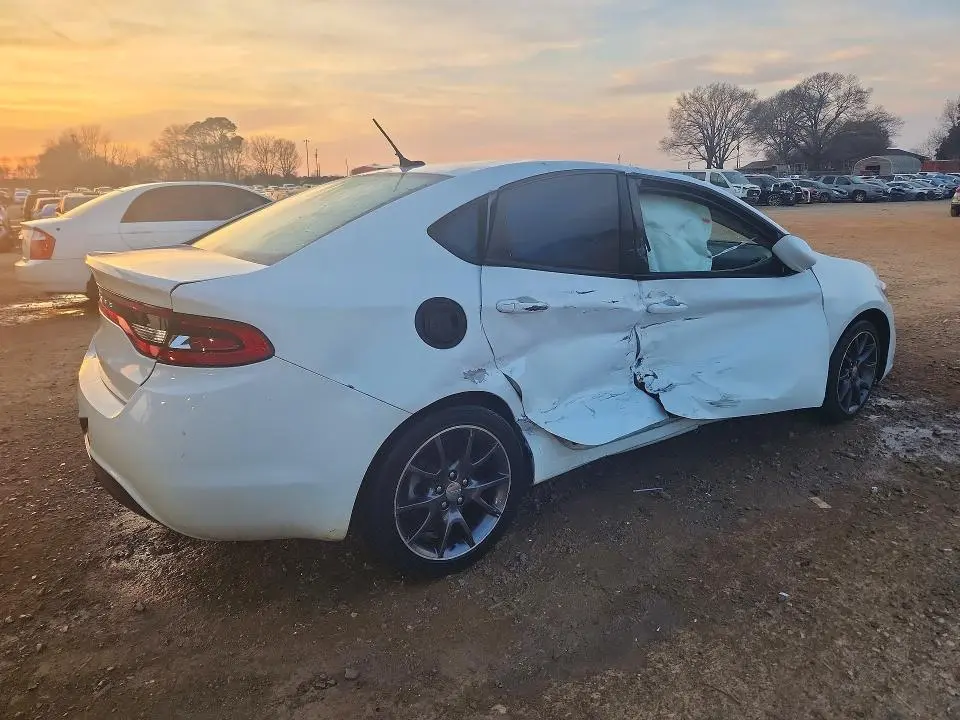 2015 DODGE DART SE  