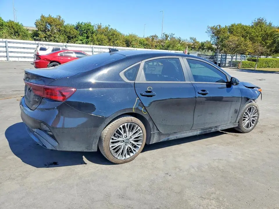 2024 KIA FORTE GT-LINE  