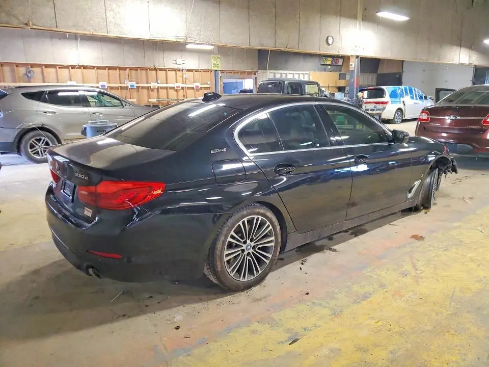 2019 BMW 530E   