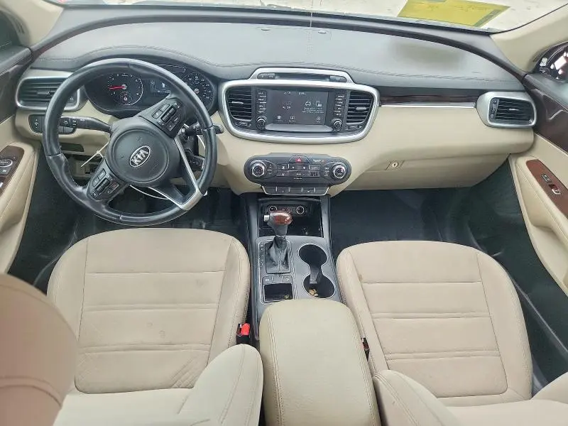 2017 KIA SORENTO LX  