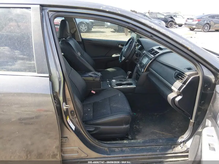 2014 TOYOTA CAMRY SE