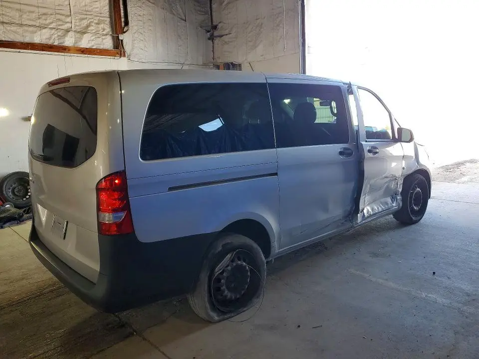 2016 MERCEDES-BENZ METRIS   