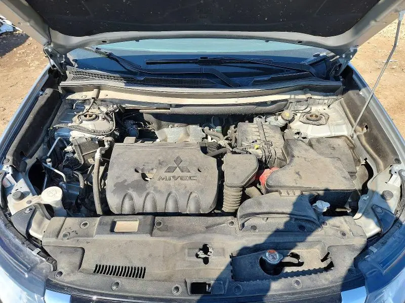 2018 MITSUBISHI OUTLANDER SE  