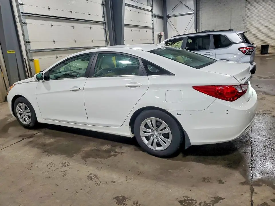 2011 HYUNDAI SONATA GLS  