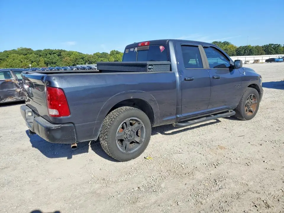 2013 RAM 1500 SLT  