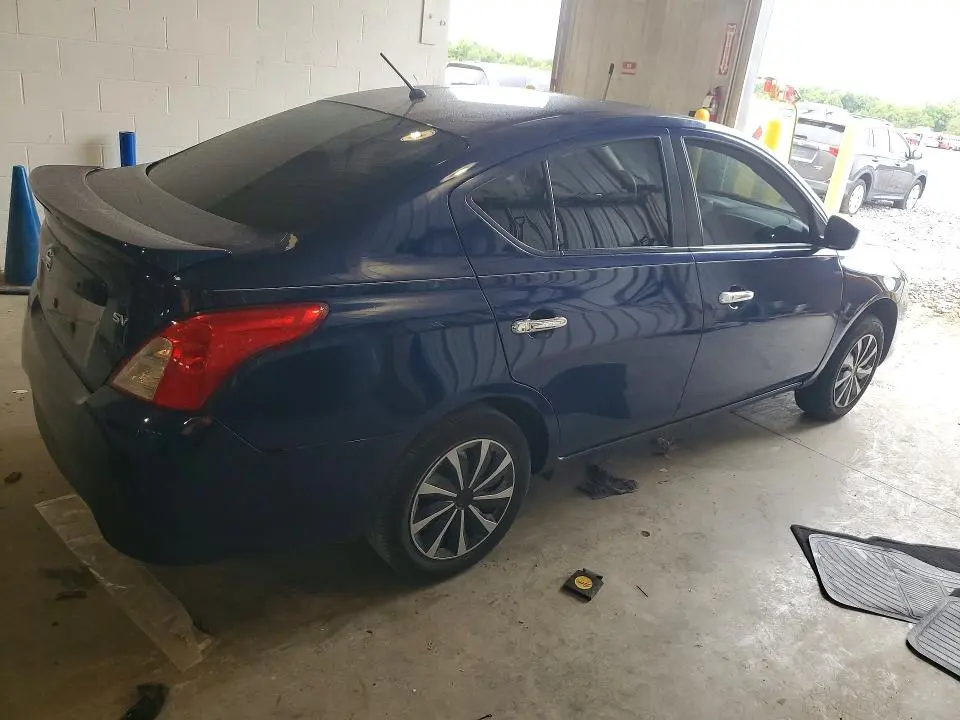 2018 NISSAN VERSA SV  