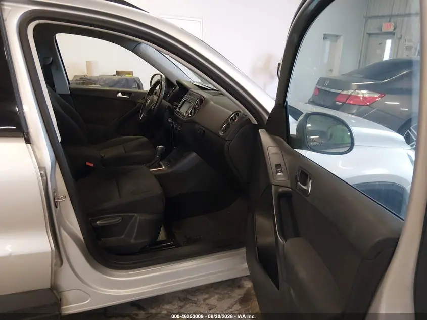 2015 VOLKSWAGEN TIGUAN S