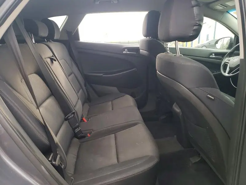 2016 HYUNDAI TUCSON SE  