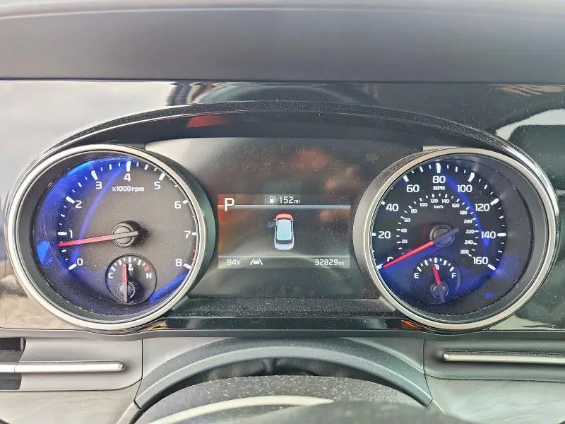 2023 KIA CARNIVAL EX  