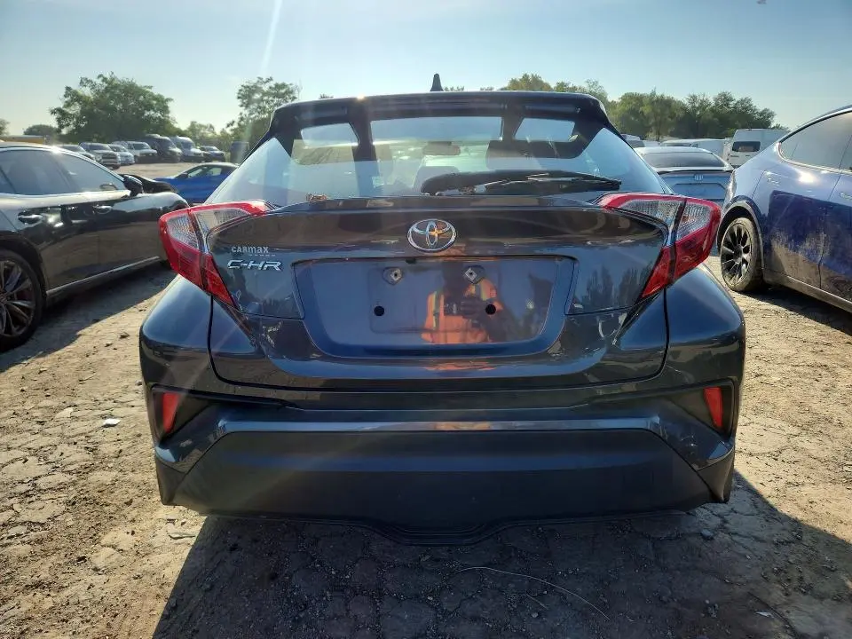 2021 TOYOTA C-HR LE  