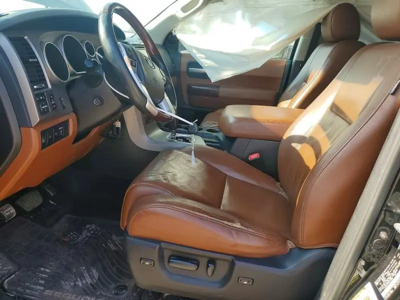 2016 TOYOTA SEQUOIA PLATINUM  