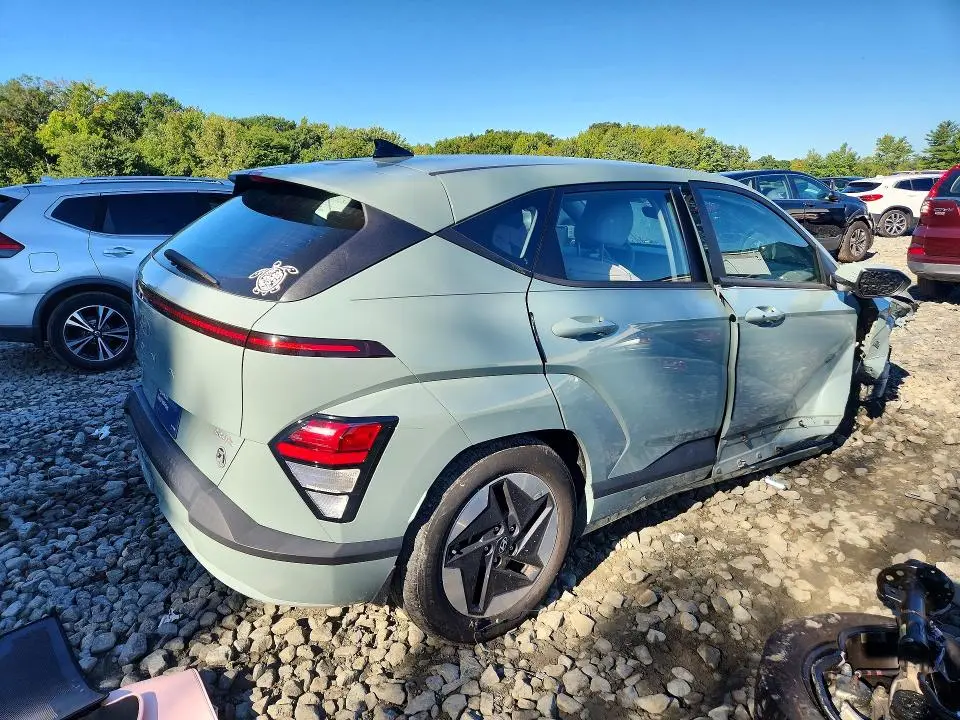 2024 HYUNDAI KONA SE  
