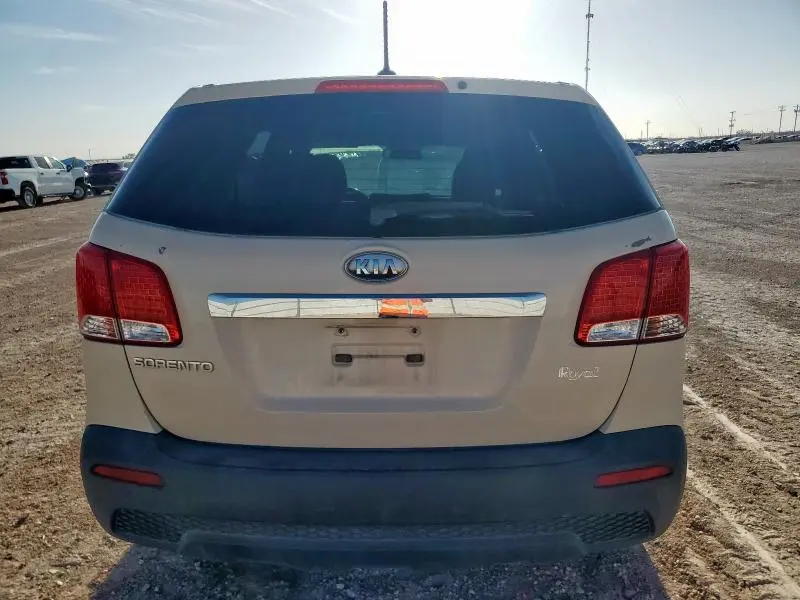 2011 KIA SORENTO BASE  