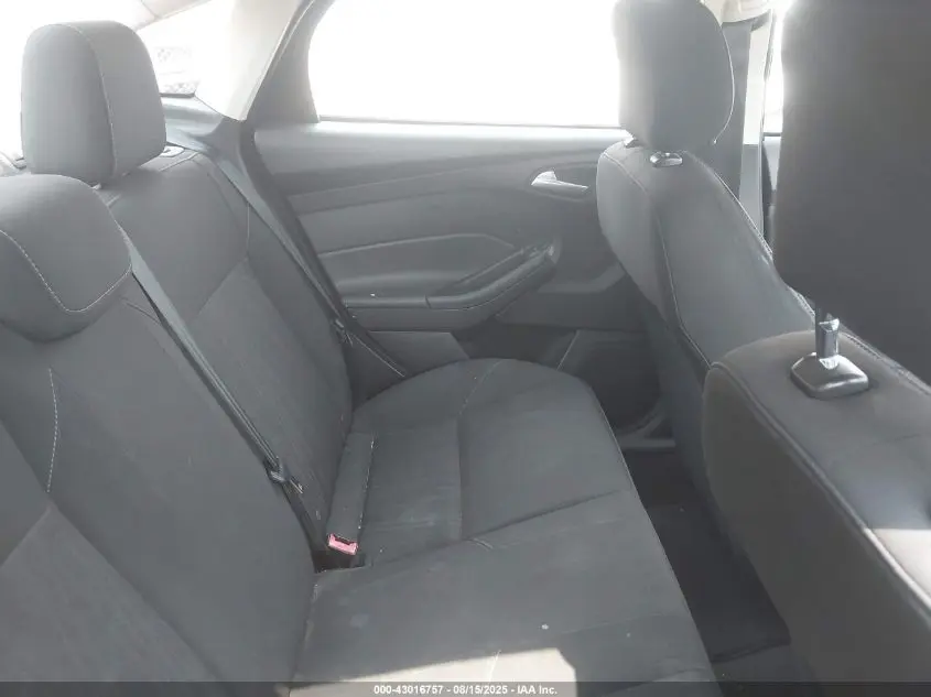 2016 FORD FOCUS SE