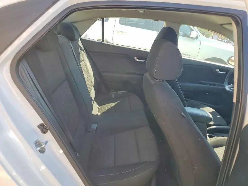 2022 KIA RIO S  