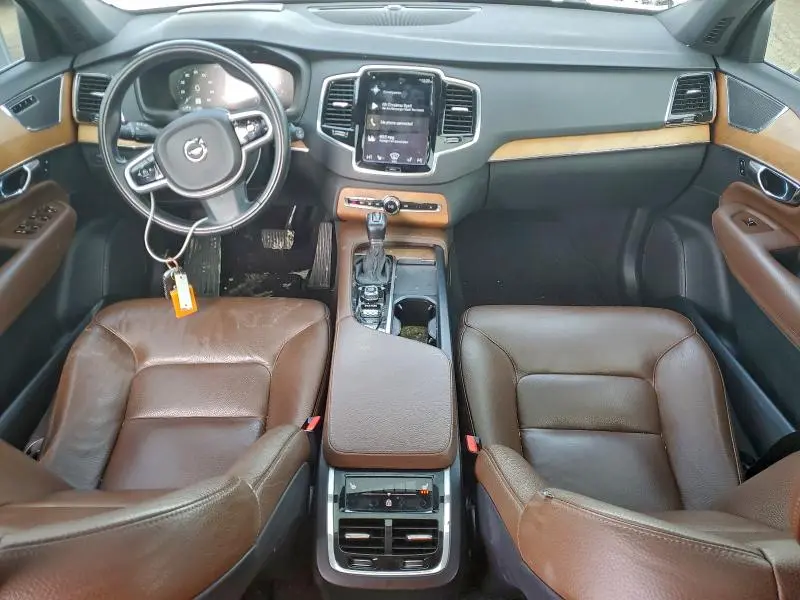 2021 VOLVO XC90 T6 MOMENTUM  