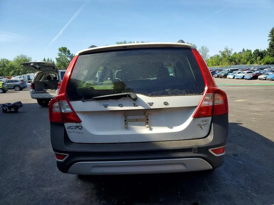 2013 VOLVO XC70 3.2  