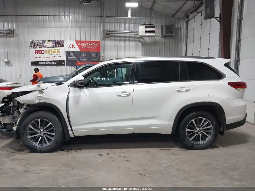 2017 TOYOTA HIGHLANDER XLE