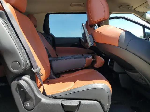 2023 KIA CARNIVAL SX  