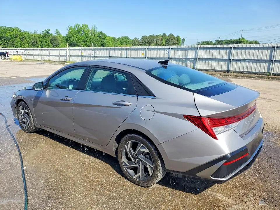 2025 HYUNDAI ELANTRA SEL  