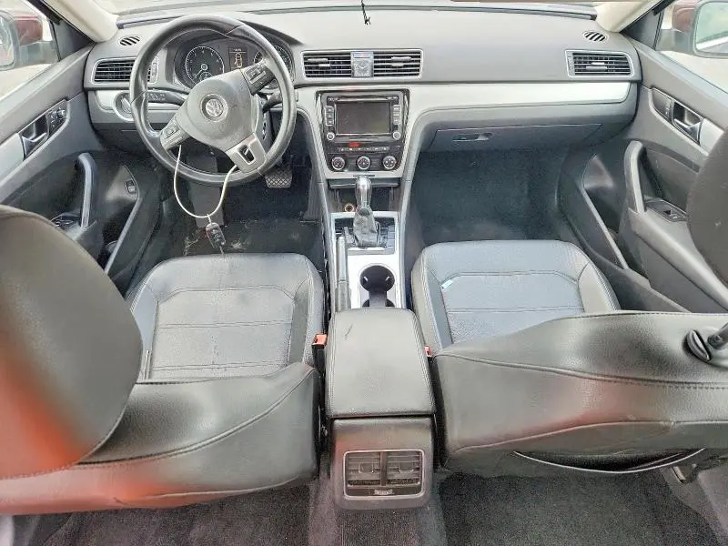 2013 VOLKSWAGEN PASSAT SE  
